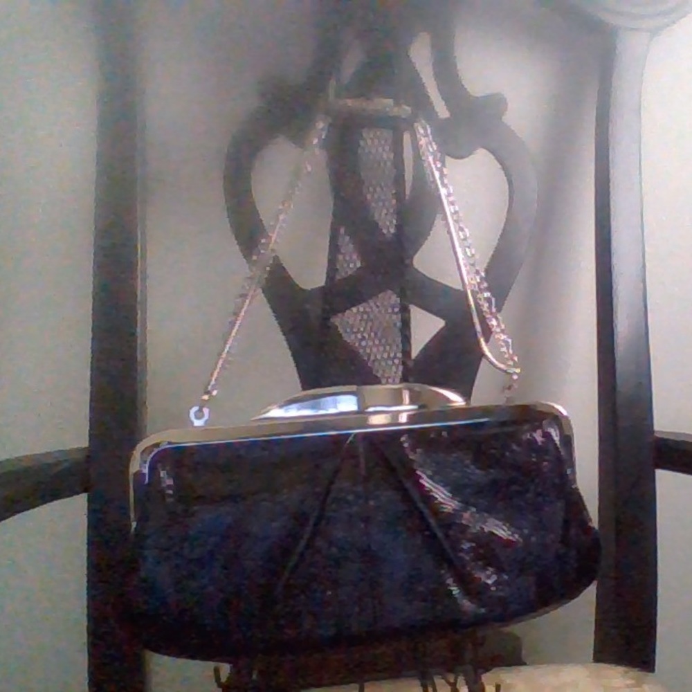 black clutch wallet